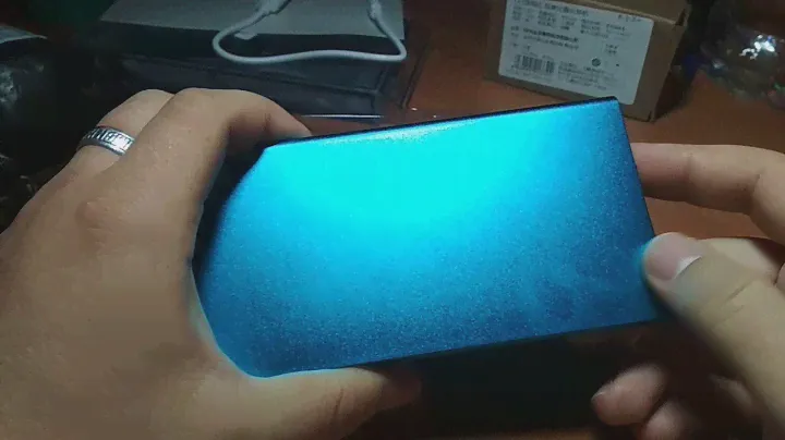 Powerbank на 20000 mah бюджетная версия. Перчатки для UFC\MMA